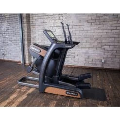 SportsArt V886-16 Verso Cross Trainer